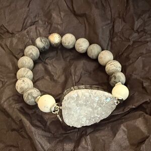 Kinsley Armelle Gray and White Beaded Bracelet with Crystal Center